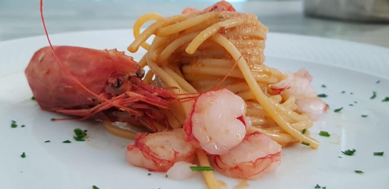 Hotel Le Giare มารินา ดิ เปียตราซันตา ภายนอก รูปภาพ